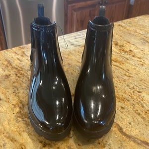 Seven7 Black rain boots. Good condition. Size8